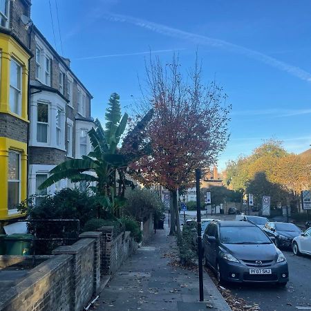 Self-Contained Flat On The 2Nd Floor You Will Share With One Other Guest, In A Family House 2 Minutes Walk From Tufnell Park Station 2Nd Floor With Stairs لندن المظهر الخارجي الصورة