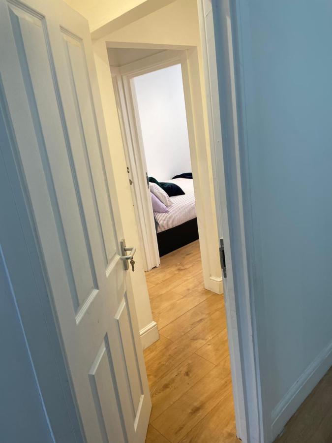 Self-Contained Flat On The 2Nd Floor You Will Share With One Other Guest, In A Family House 2 Minutes Walk From Tufnell Park Station 2Nd Floor With Stairs لندن المظهر الخارجي الصورة